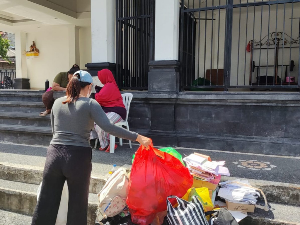 Aksi Kurangi Limbah Sekali Pakai, Bank Sampah Hadir di Banjar Bhineka Nusa Kauh